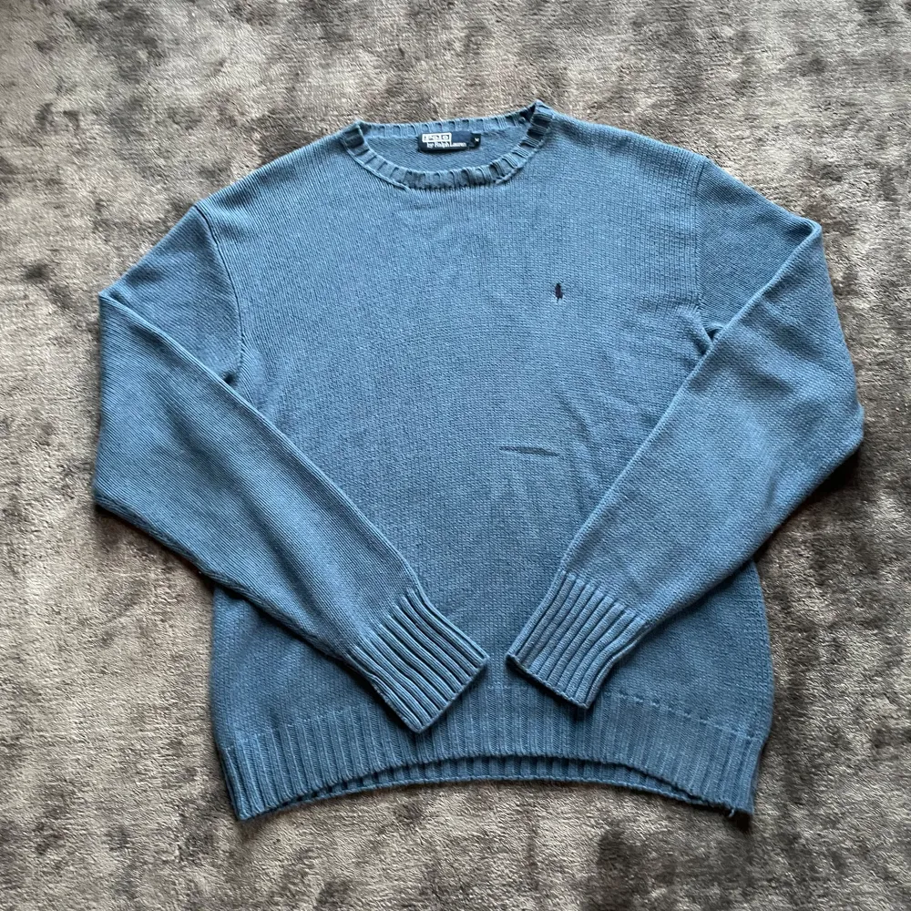 Säljer supermysig Ralph lauren tröja i storlek M. Passar M/L. Den är vintage från 80 talet. 100% äkta. Tröjor & Koftor.