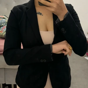 Kavaj  -  Jättefin kavaj från Stockho LM som knappt använt  