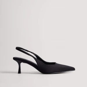 Klackskor - Basic pumps med stilettklackar från NA-KD. Storlek 37. Använd endast 2 gånger. Priset kan diskuteras vid snabb affär. Köparen står för frakt