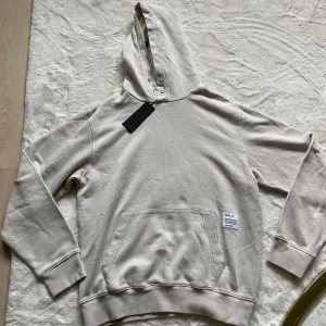 REPLAY hooide - Replay hoodie i beige/ljusgrå. Helt oanvänd i storlek S. Nypris 1300