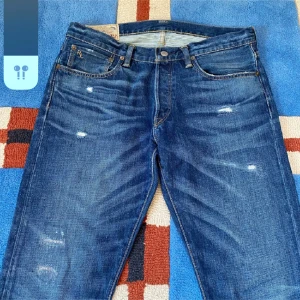 Ralph Lauren jeans - Säljer dessa slim fit jeans från Ralph lauren med lite slitningar. Skick 9,5/10. Storlek W32 L32. Bara att skriva vid funderingar.