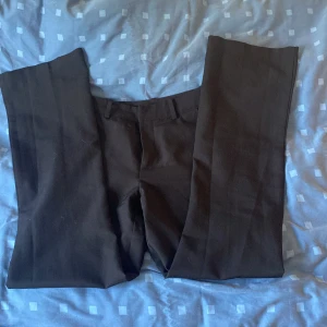 Super snygga kostym byxor från BIKBOK  - Jag säljer mina nya kostym byxor då de är för korta i benen. Tveka inte att höra av er💗💗  Pris kan diskuteras💗💗