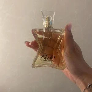 Shakira parfym  - Säljer pågrund av att den inte kommer till användning 