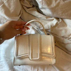 Zara väska - Jättefin väska från zara. 80kr💞