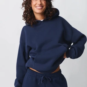 Hoodie  - Mjukisett från Gina tricot, Hoodie i storlek S och byxor i storlek xs i användt men endå ok skick!💙