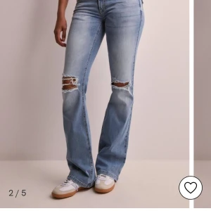 Nelly jeans  - säljer dessa jeans från nelly i storlek 36 som är helt slutsålda. Helt oanvända och lappen sitter kvar då planen var att lämna tillbaka dem. Nypris 699 kr, pris går att diskuteras, tveka inte på att fråga om ni vill ha egna eller fler bild🥰🥰