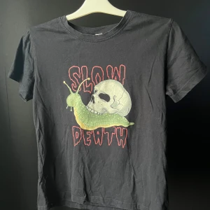 Thsirt med coolt tryck - Bra skick 👍🏻 