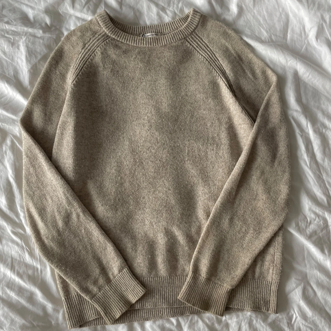 Beige stickad tröja - 91