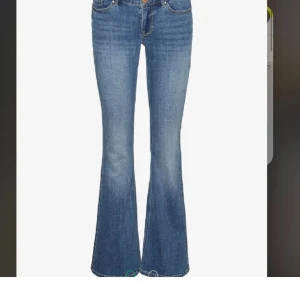 Vero moda jeans - VM flash jeans, bra skick. Passar perfekt på mig som är 1,69 och lågmidjade❤️