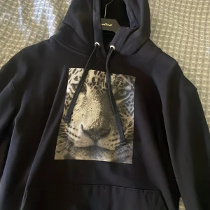 Hoddie - Hoodie från the cool elephant som knte kommer till användning längre💕