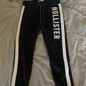 Mjukisbyxor  - Mjukisbyxor från Hollister. Storlek S. Kan absolut lösa fler bilder om det behövs 🫶