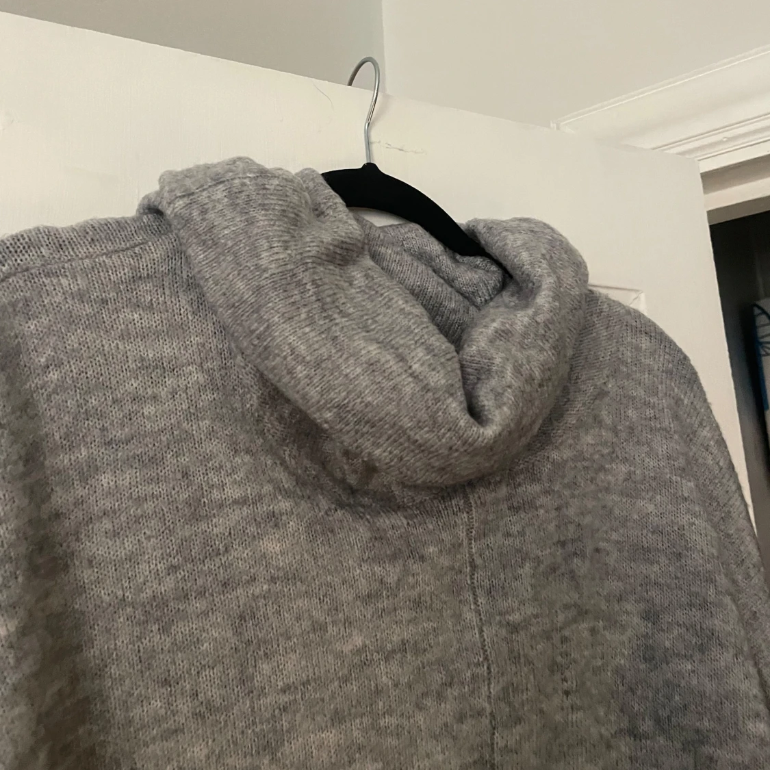 Grå lång stickad tröja  - 90