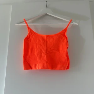 Linne  - Orange linne i strl M ifrån newyorker helt ny, säljs för 49