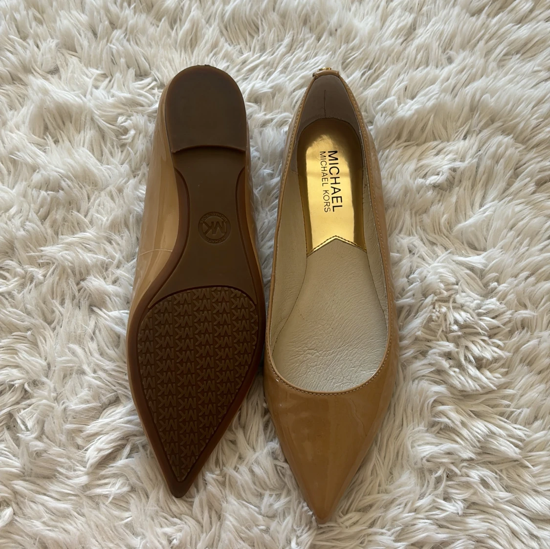 Beige ballerinaskor från Michael Kors - 91