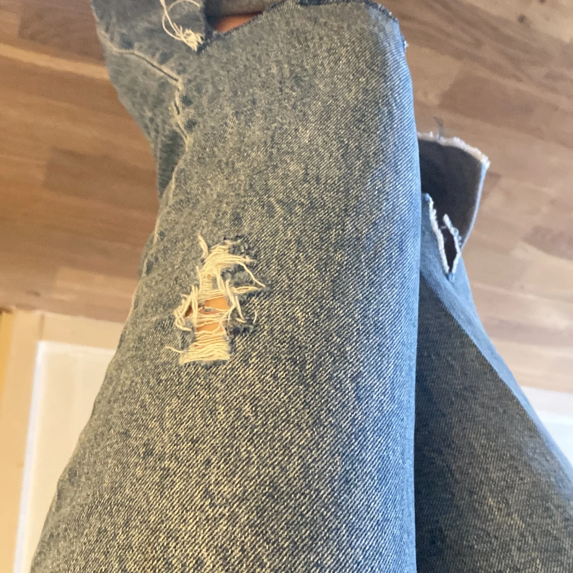Blåa bootcutjeans - 92