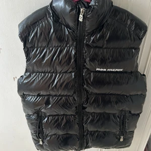 Mob nation väst - Säljer nu en ganska sälsynt väst från mobnationuk inga defekter kontakta om frågor uppstår 