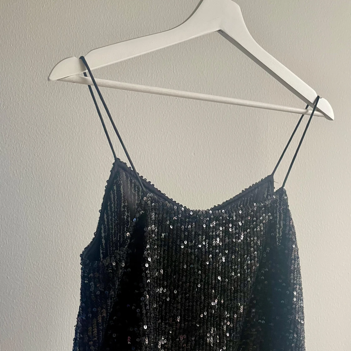 Svart paljettlinne från Bik Bok - 1