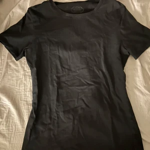 Intimissimi t-shirt  - Säljer en så gott som ny Intimissimi t-shirt i storlek M.