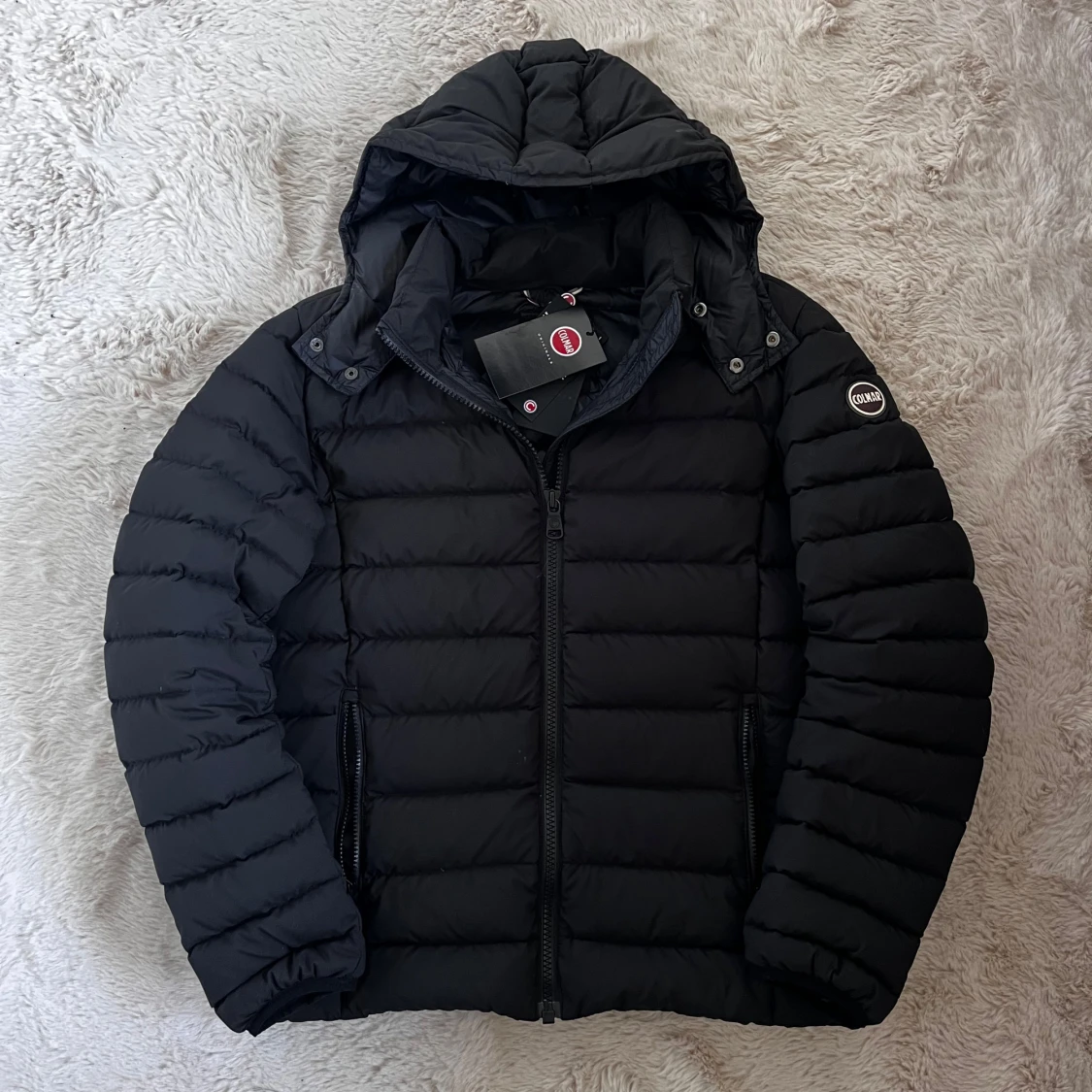 Svart pufferjacka från Colmar