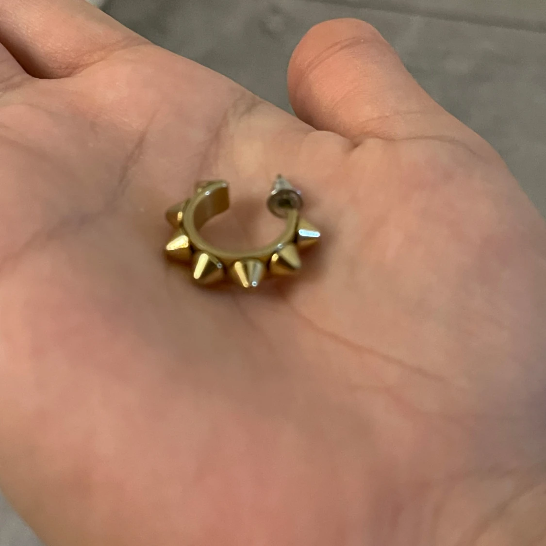 Edblad örhänge med nitar - 4