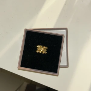 Guld ring från Edblad S  - Fin guldfärgad ring från Edblad i storlek S jätte bra skick!