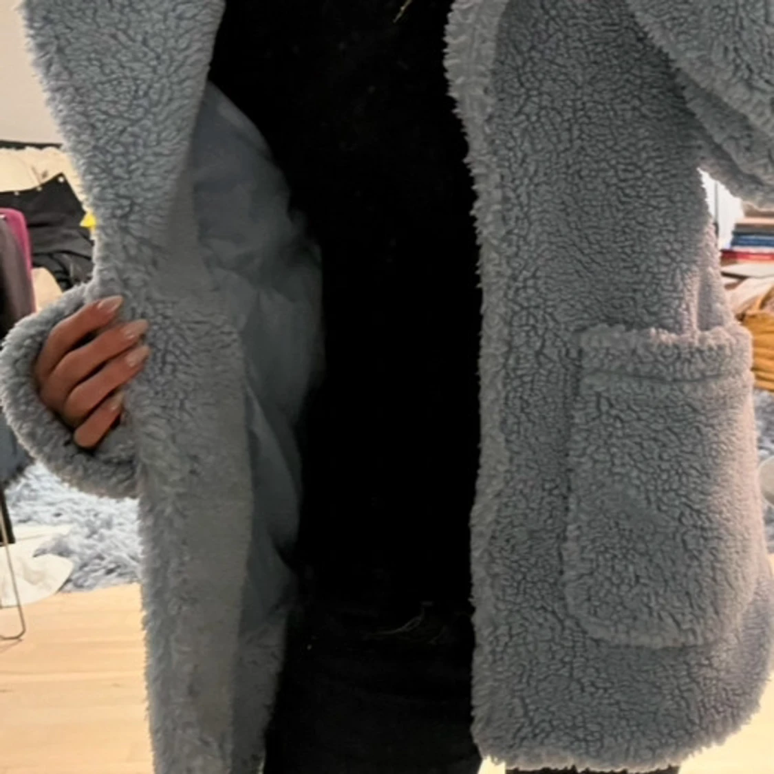 Ljusblå teddyjacka från Monki - 2