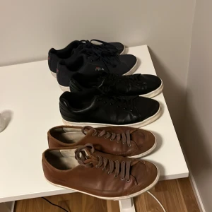 Skor - Säljer diverse olika. Kan köpas separat eller alla tillsammans för 499. Tar även byten! Om du har frågor tveka inte att höra av dig. FILA SÅLD!