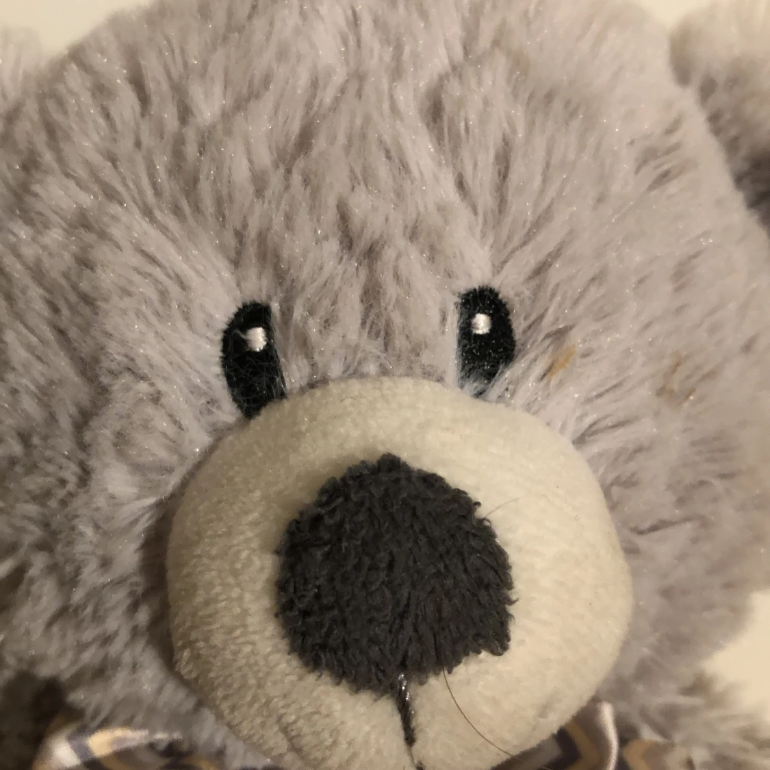 Grå nallebjörn med rosett - 3