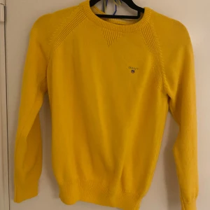 Gant stickad tröja - Gant stickad tröja storlek 146/152. Nyskick, perfekt present till en lillebror👍