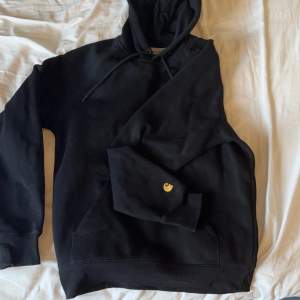 Sart carhartt hoodie, strlk S, äkta Knappt använd topp skick Kan gå ner i pris vid snabb affär