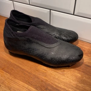 Adidas Predator Accuracy - Endast använda en säsong, mycket bra skick till ett bra pris. Nypris: 1 700kr 
