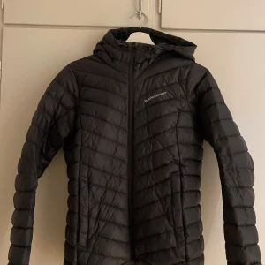 Peak performance jacka  - Peak performance jacka som är i super bra skick