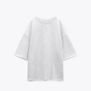 Kortärmad sweatshirt - Så najs lite tjockare t-shirt från zara som är perfekt nu till hösten💌💌