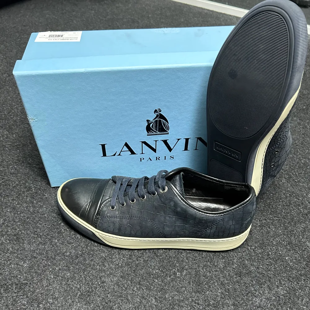 Lanvin Croc Leather Sneaker - Skick 8,5/10 - Box & dustbag medföljer - Hör av dig vid fler frågor🙌. Skor.