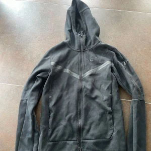 Nike tech fleece  - Knappt använd storlek xs 