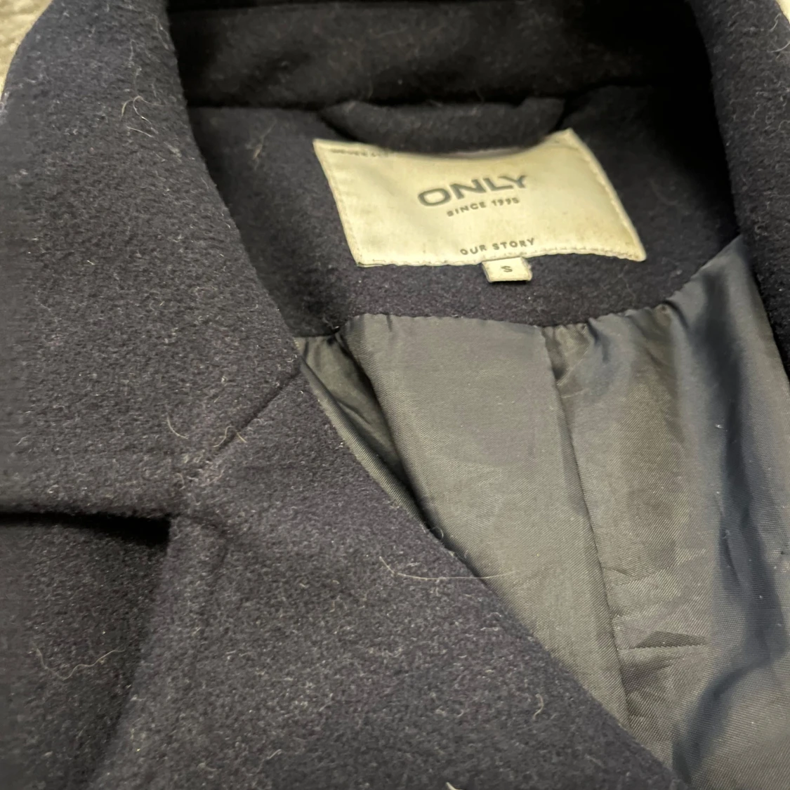 Marinblå kappa  - 90