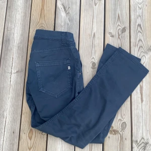 Dondup byxor - Feta dondup byxor i modellen Rayssimo | Nypris: 3600, mitt pris: 349 | Skick: 8/10 | Skriv vid fler funderingar! 🙌🏼