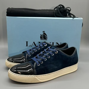Lanvin ToeCap - - Skick 9/10  - Tillbehör: Box, Dustbags & Laces  - Nypris: 5500 SEK  - Storlek: 42                               