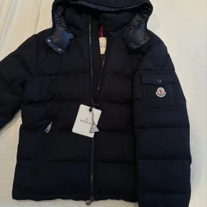Moncler Montgenevre jacka - Oanvänd Moncler Montgenevre jacka -påse medgår -nyskick -skickas samma dag💨