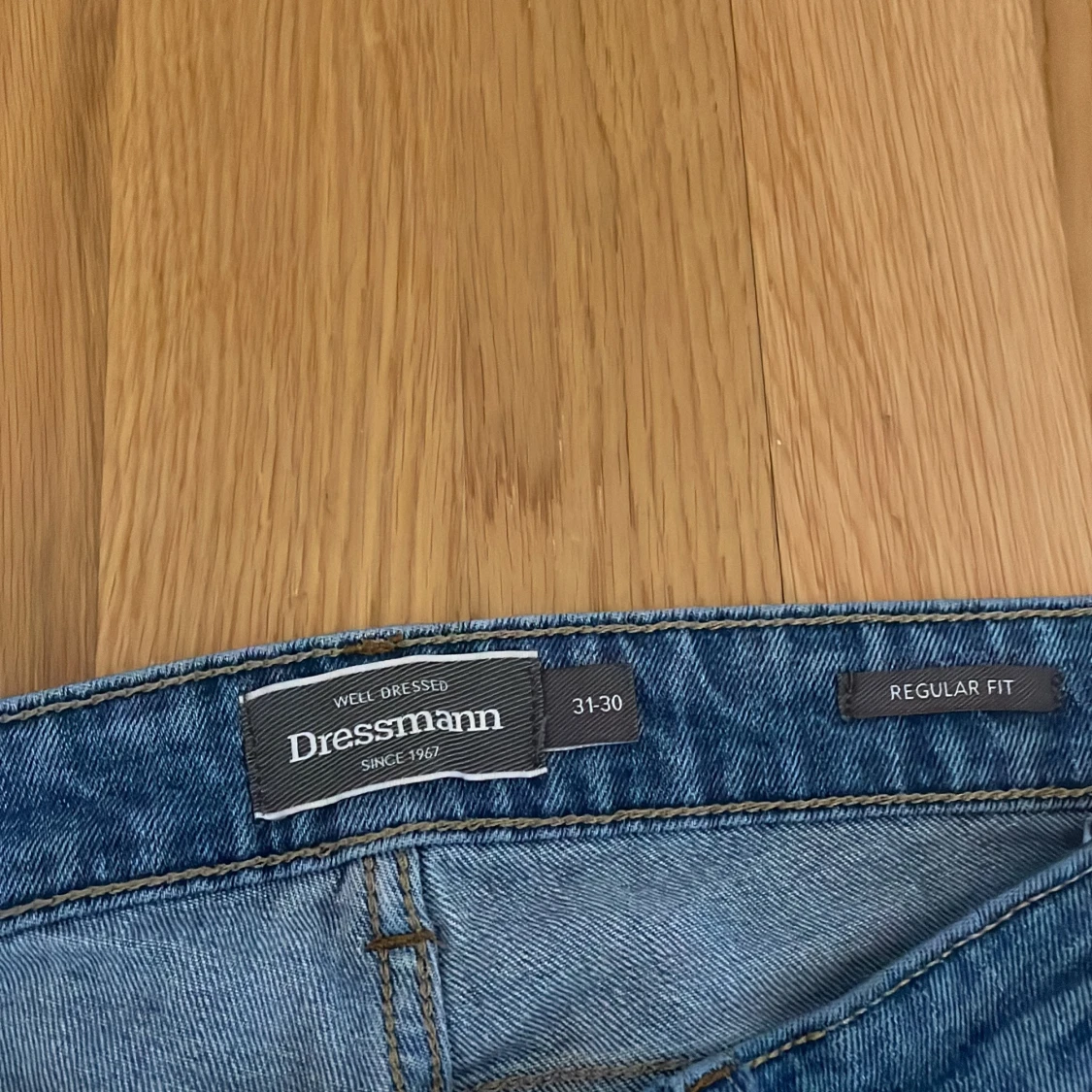 Blå jeans från Dressmann - 91