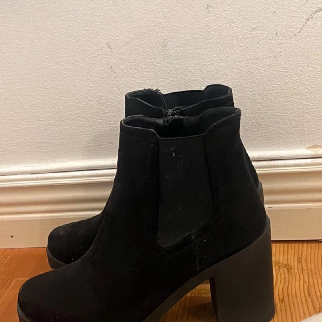 Svarta boots med klack