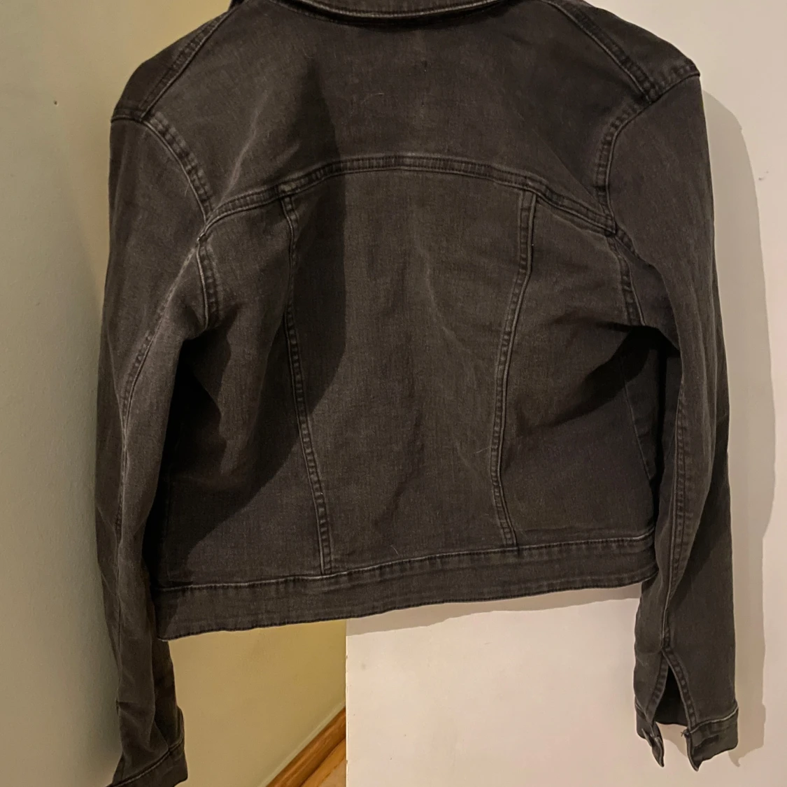 Svart jeansjacka  - 90