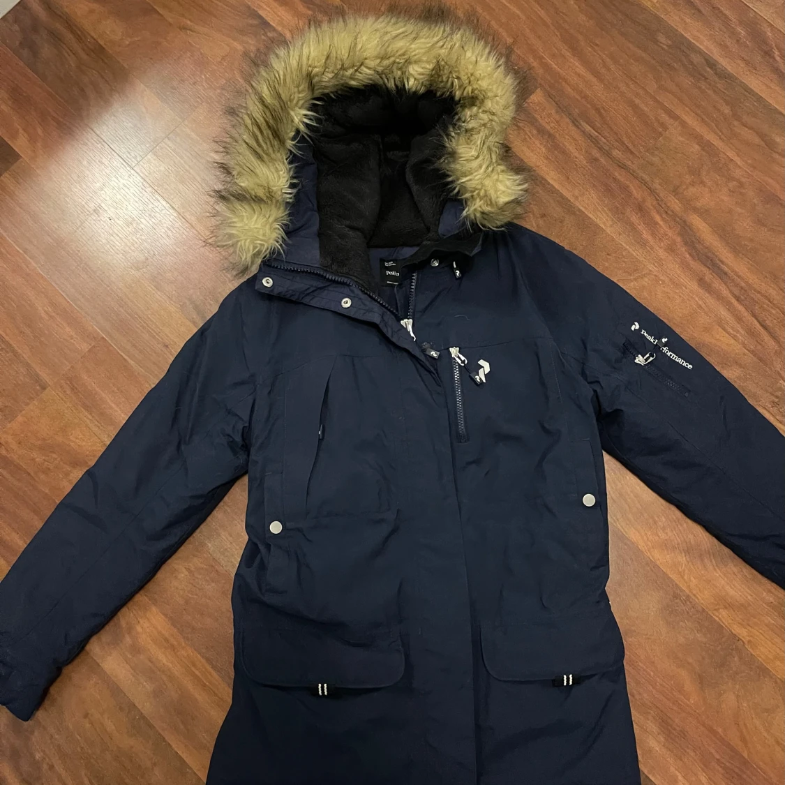 Mörkblå parkajacka från Peak Performance - 90
