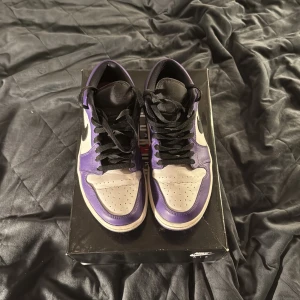 Air Jordan 1’s Low  - Lite creasing på framsidan