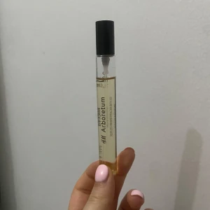 Parfym H&M - Endast testad. Den doftar super gott! 💗