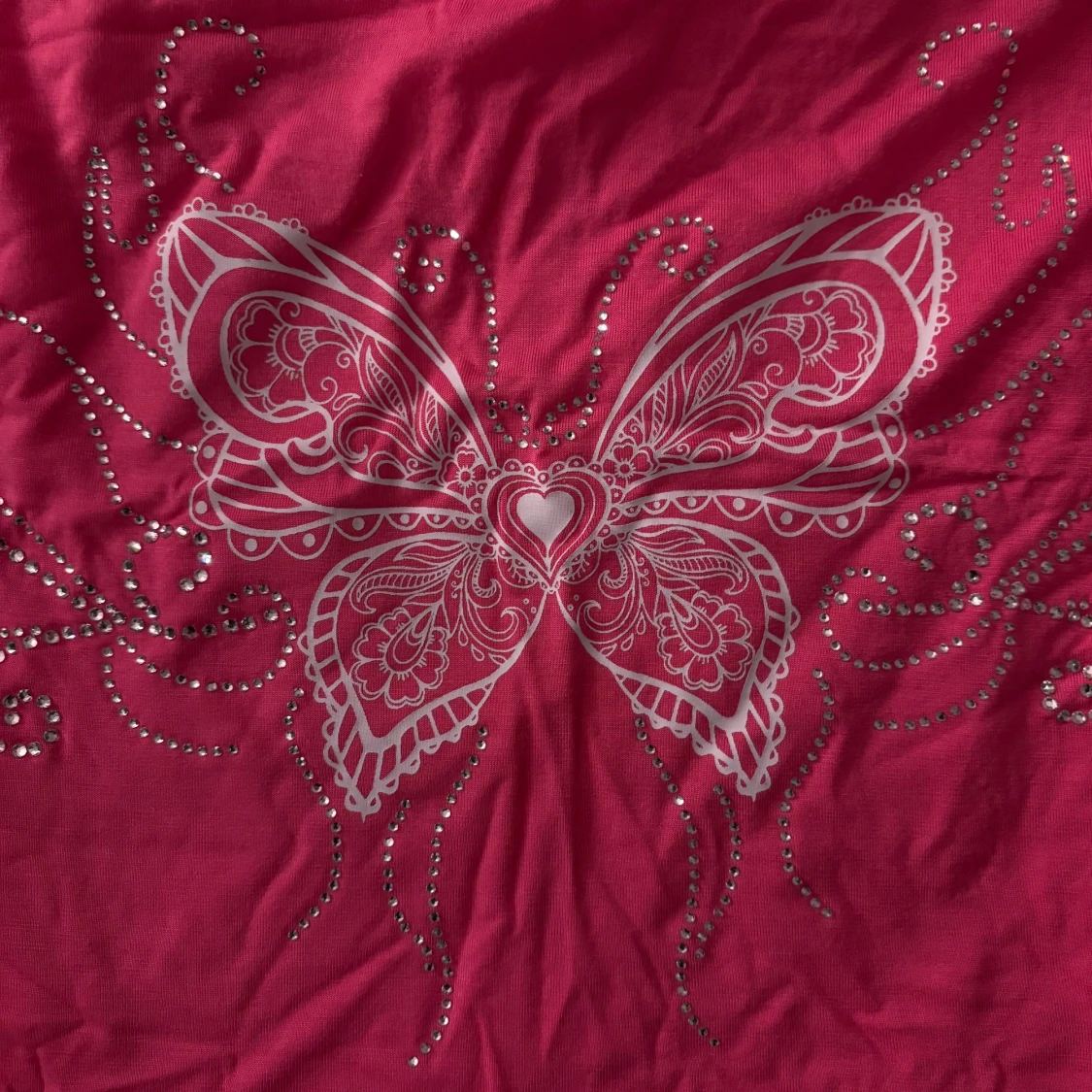Rosa tubtopp med fjärilsdesign - 1