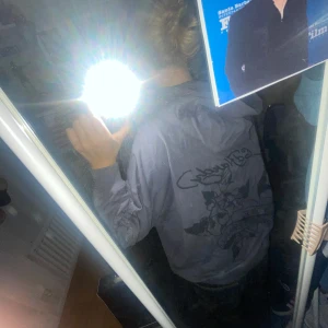 Ed hardy hoodie - Knapt använd, jätte snygg ed hardy ” love eternal” hoodie som tyväär inte kommer till användning 🫶🏼🫶🏼 ställ gärna frågor!!