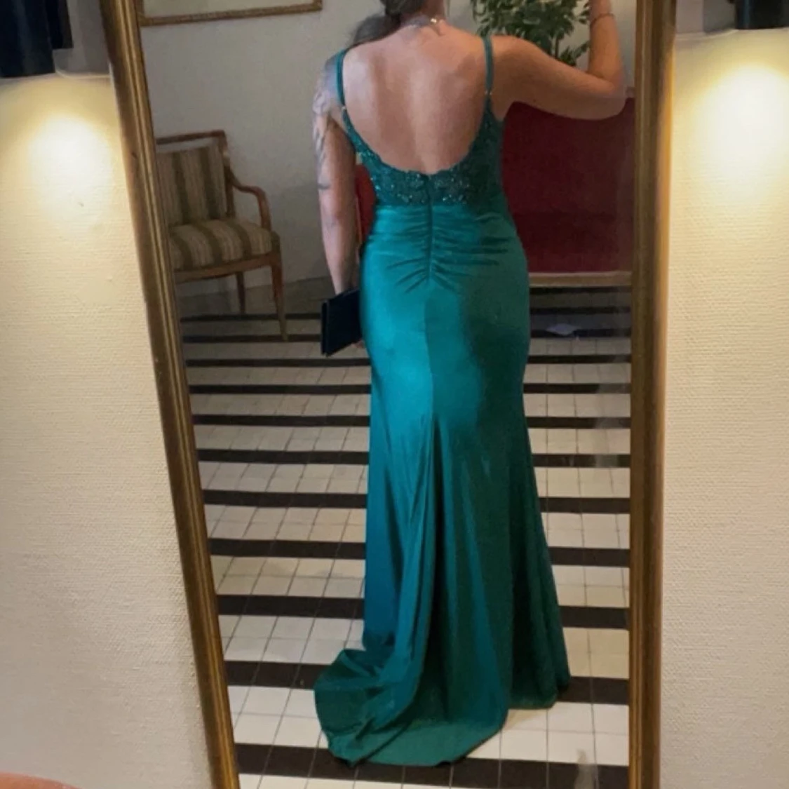 Grön långklänning med paljetter - 90