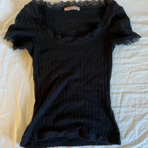 Spets tröja - Gullig spets tröja från Anna Field🫶🏼 säljer då den inte kommer till användning💕 kom privat för frågor💫