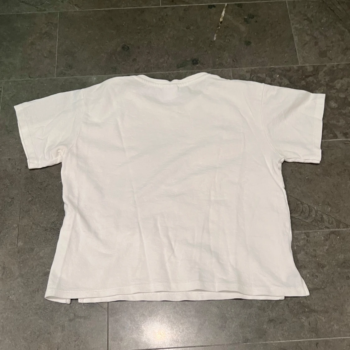 Vit t-shirt med pärlor från Zara - 3